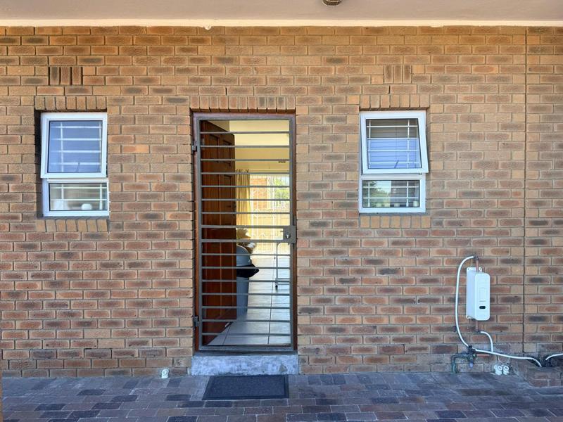 To Let 2 Bedroom Property for Rent in Labiance Estate Western Cape